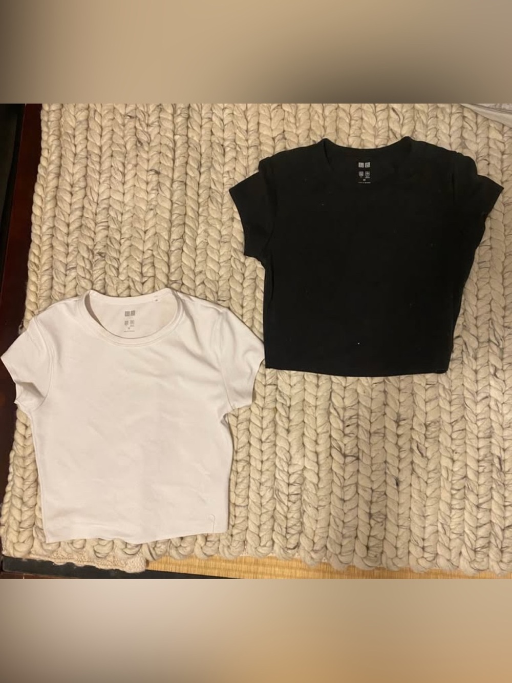 Uniqlo airism crop top crew neck